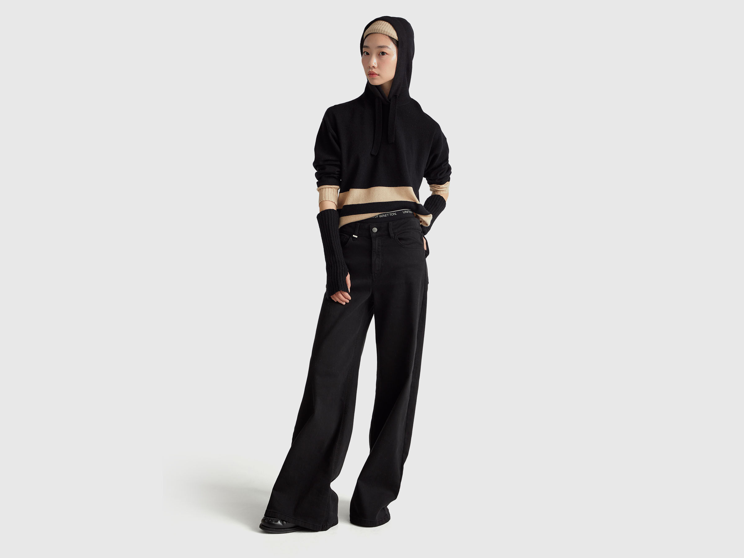 SWEATER W/HOOD Women image number 3